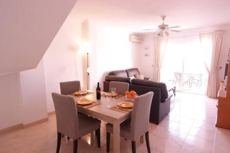 Amplio apartamento con piscina cerca de la playa Nerja Exterior foto