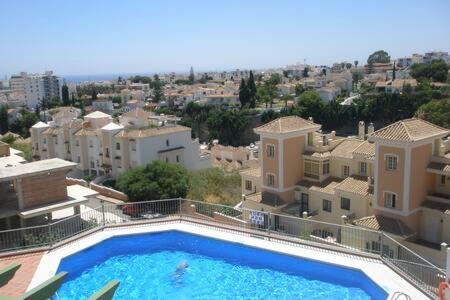 Amplio apartamento con piscina cerca de la playa Nerja Exterior foto